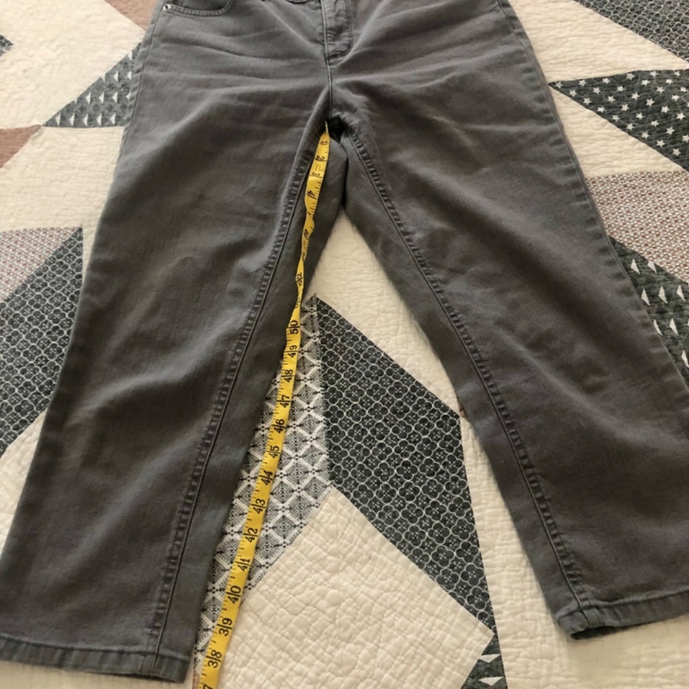 Liz Claiborne Gray Denim Capris & Lucky Brand Bermuda Denim Shorts - Picture 9 of 13